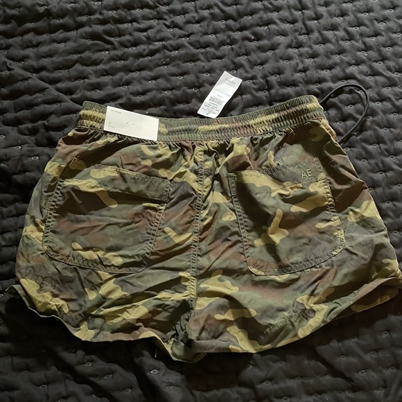American Eagle high rise jogging shorts camo - s - Picture 2 of 2